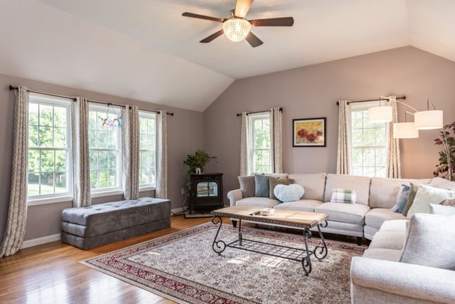 63 Franklin St, Halifax, MA 02338