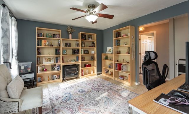 63 Franklin St, Halifax, MA 02338
