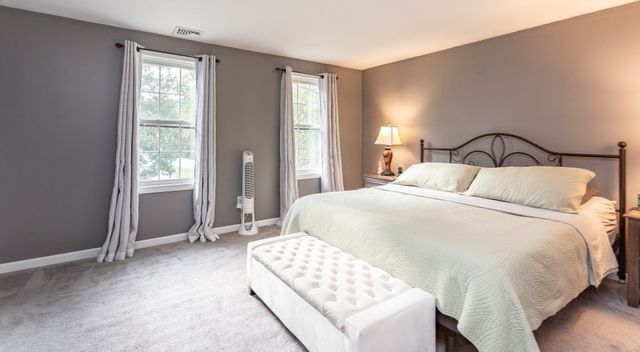 63 Franklin St, Halifax, MA 02338