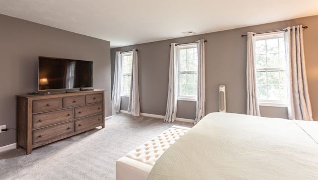 63 Franklin St, Halifax, MA 02338