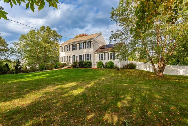 63 Franklin St, Halifax, MA 02338