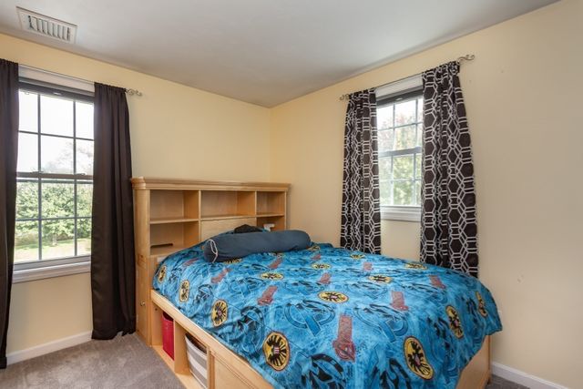 63 Franklin St, Halifax, MA 02338