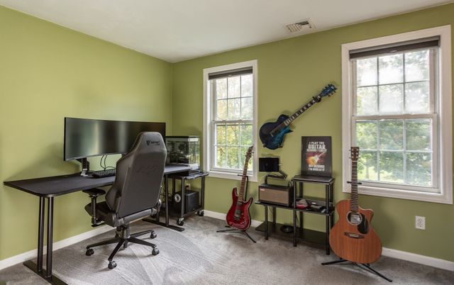 63 Franklin St, Halifax, MA 02338