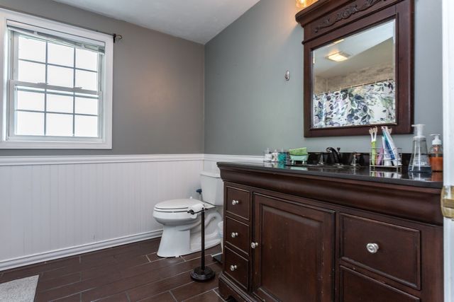 63 Franklin St, Halifax, MA 02338