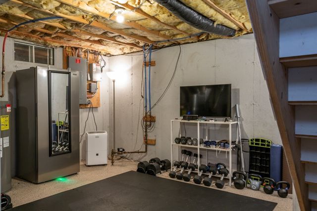 63 Franklin St, Halifax, MA 02338