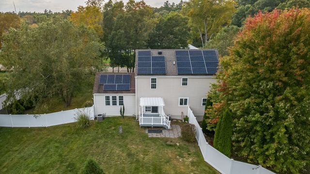 63 Franklin St, Halifax, MA 02338