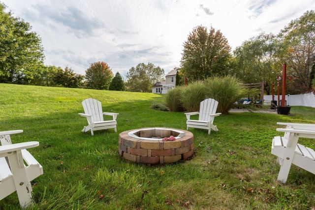 63 Franklin St, Halifax, MA 02338