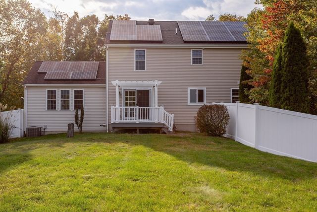 63 Franklin St, Halifax, MA 02338