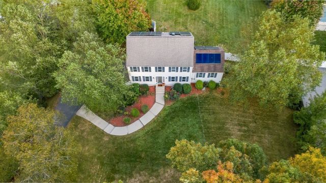63 Franklin St, Halifax, MA 02338