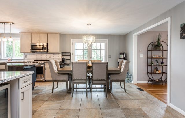 63 Franklin St, Halifax, MA 02338
