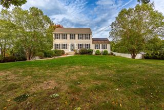 63 Franklin St, Halifax, MA 02338