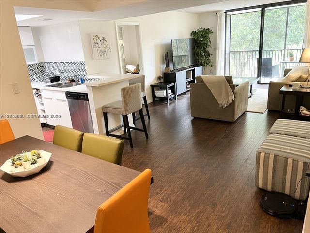 5530 NW 44th St 306C, Lauderhill, FL 33319