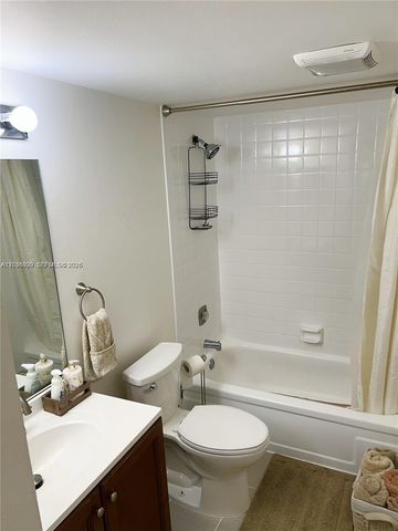 5530 NW 44th St 306C, Lauderhill, FL 33319