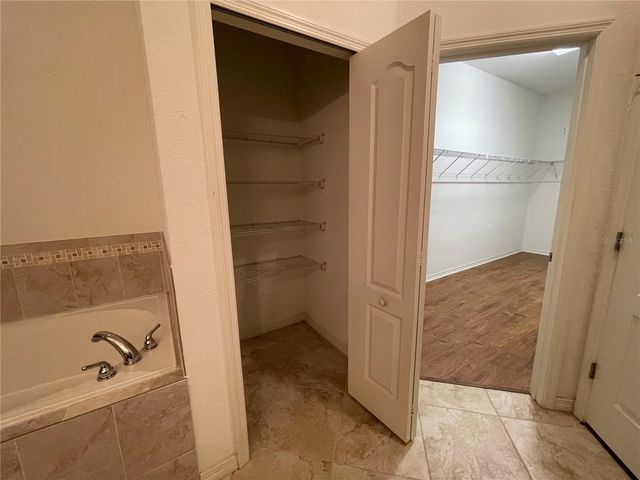 326 LAKE MARIANA WAY, Auburndale, FL 33823