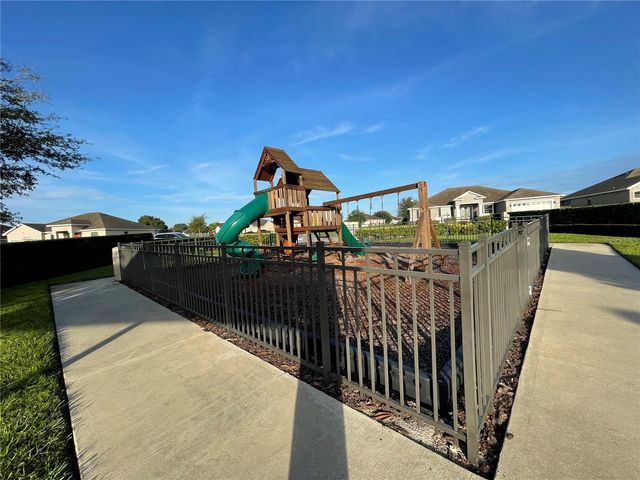326 LAKE MARIANA WAY, Auburndale, FL 33823
