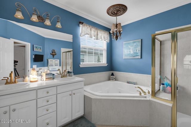 99 Gables Way, Jackson, NJ 08527