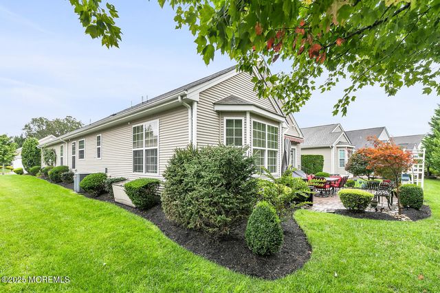 99 Gables Way, Jackson, NJ 08527