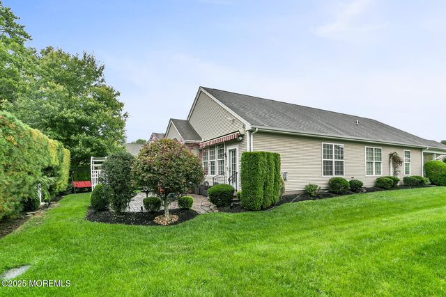 99 Gables Way, Jackson, NJ 08527