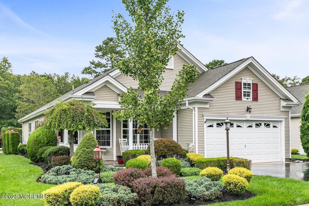 99 Gables Way, Jackson, NJ 08527