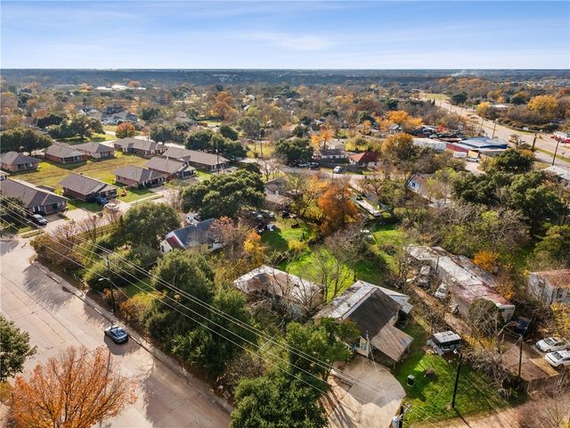 1302 North Sims Avenue, Bryan, TX 77803