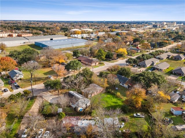 1302 North Sims Avenue, Bryan, TX 77803