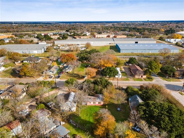 1302 North Sims Avenue, Bryan, TX 77803