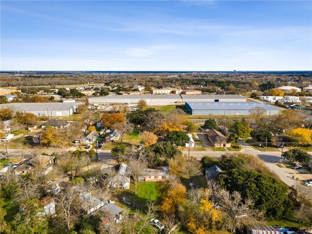 1302 North Sims Avenue, Bryan, TX 77803