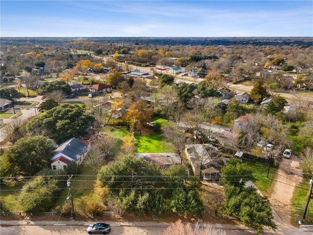 1302 North Sims Avenue, Bryan, TX 77803