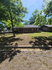 3009 Canterbury Circle, Sherman, TX 75092