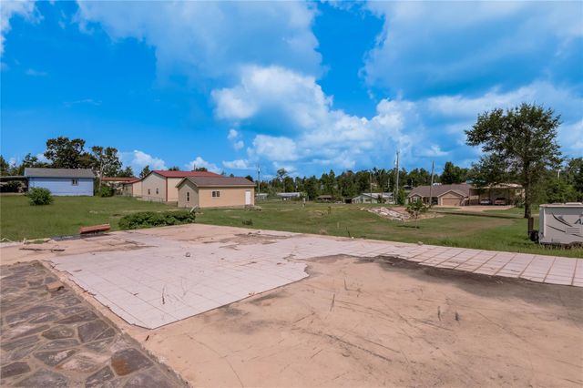 279 S Oak Lee Drive, Onalaska, TX 77360