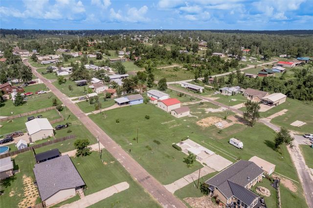 279 S Oak Lee Drive, Onalaska, TX 77360