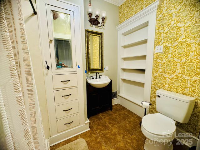 155 8th Avenue, Cramerton, NC 28032