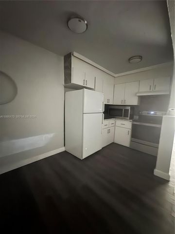 7802 NW 8th Ave 4, Miami, FL 33150