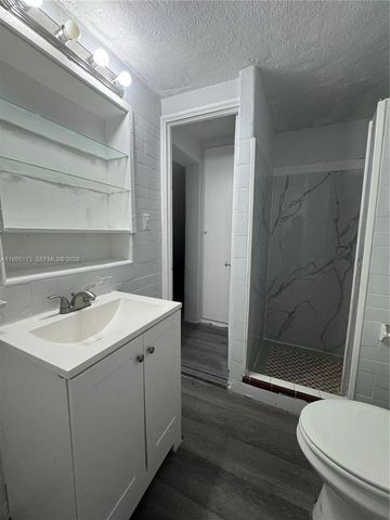 7802 NW 8th Ave 4, Miami, FL 33150