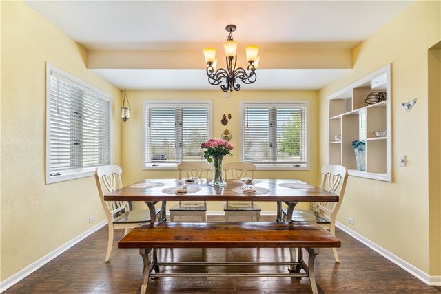 301 Country Club Dr, Corpus Christi, TX 78412