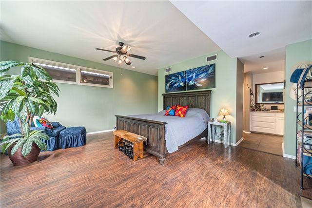 301 Country Club Dr, Corpus Christi, TX 78412