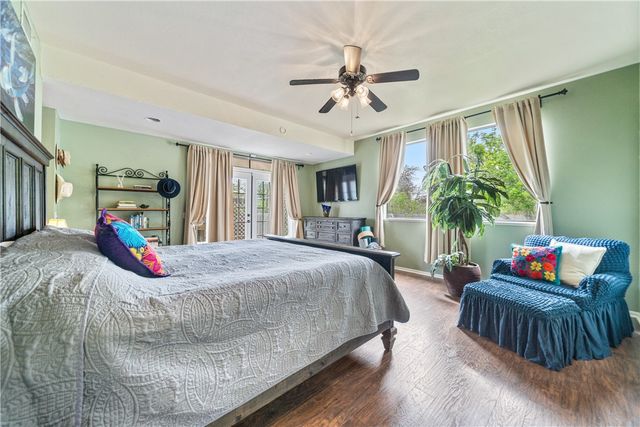 301 Country Club Dr, Corpus Christi, TX 78412