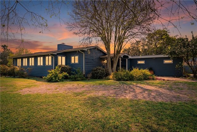 301 Country Club Dr, Corpus Christi, TX 78412