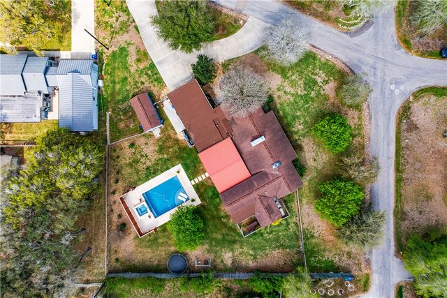 301 Country Club Dr, Corpus Christi, TX 78412