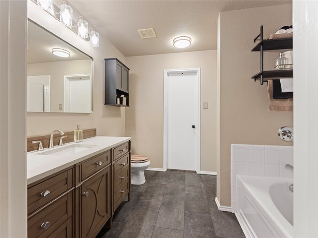 203 Stampede Street, Waxahachie, TX 75165