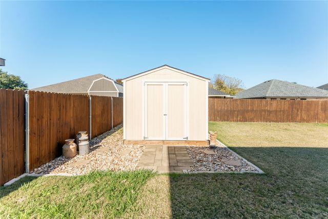 203 Stampede Street, Waxahachie, TX 75165