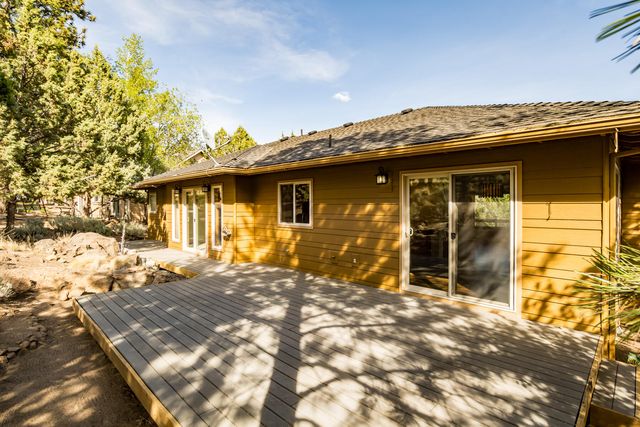 2863 NW Fairway Heights Drive, Bend, OR 97703