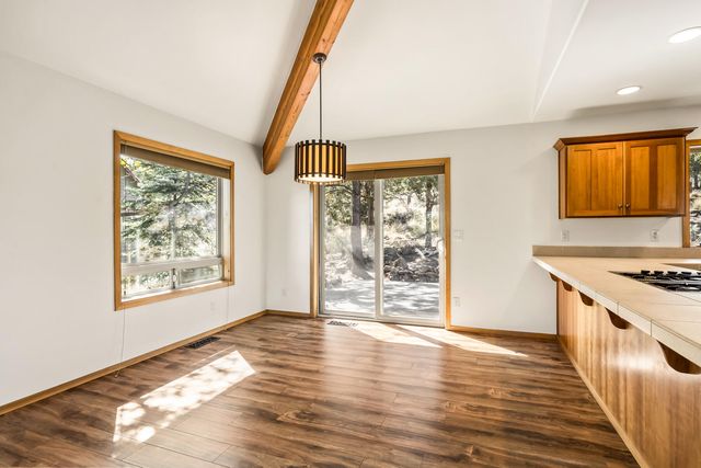 2863 NW Fairway Heights Drive, Bend, OR 97703