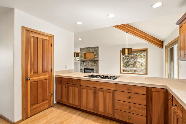 2863 NW Fairway Heights Drive, Bend, OR 97703