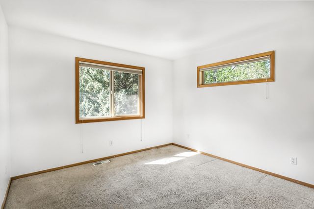 2863 NW Fairway Heights Drive, Bend, OR 97703
