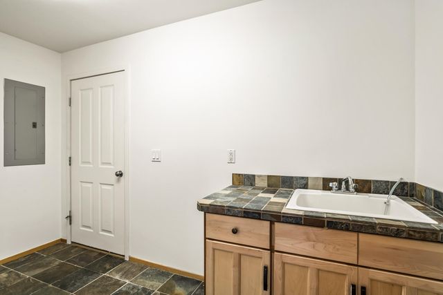 2863 NW Fairway Heights Drive, Bend, OR 97703