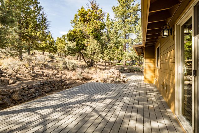 2863 NW Fairway Heights Drive, Bend, OR 97703
