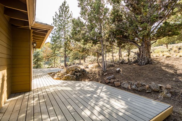 2863 NW Fairway Heights Drive, Bend, OR 97703