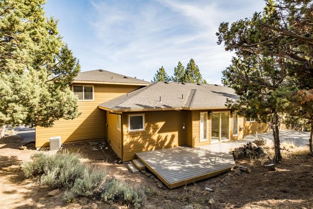 2863 NW Fairway Heights Drive, Bend, OR 97703
