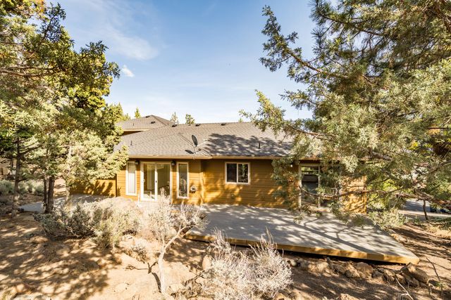 2863 NW Fairway Heights Drive, Bend, OR 97703